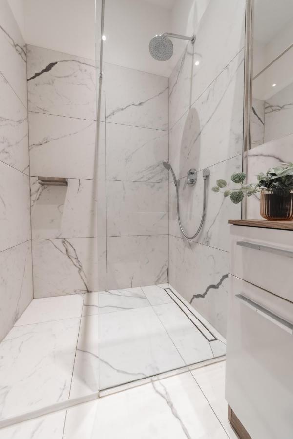 וינה Cozy Apartment, 2 Private Terraces, 8 Min To City Center מראה חיצוני תמונה