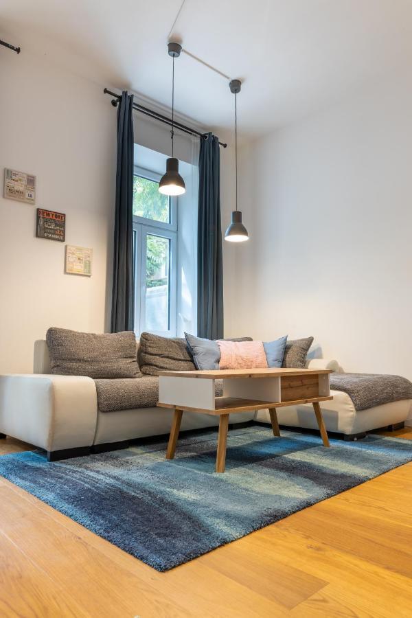 וינה Cozy Apartment, 2 Private Terraces, 8 Min To City Center מראה חיצוני תמונה